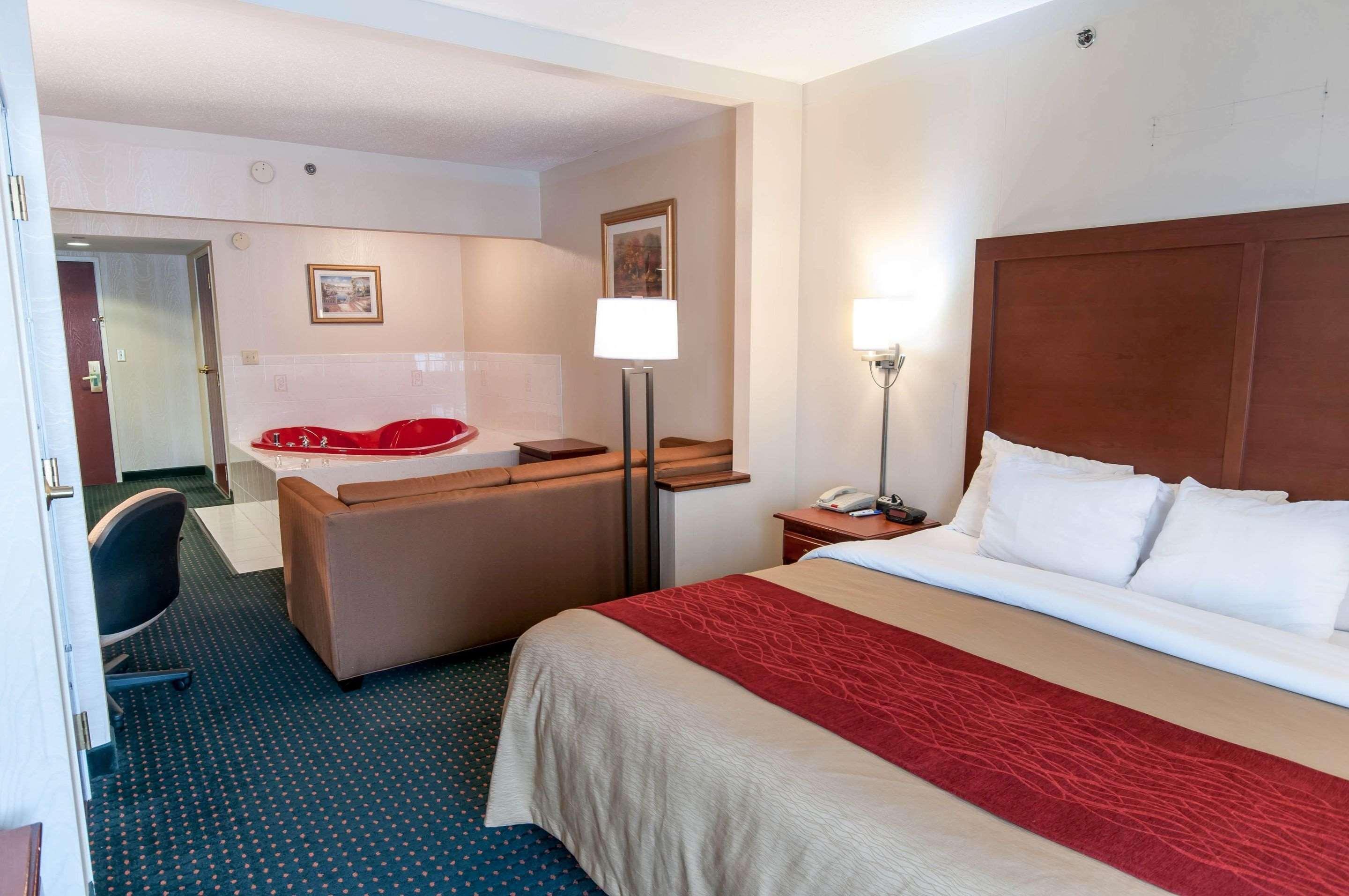 Comfort Inn & Suites Mount Pocono Ngoại thất bức ảnh