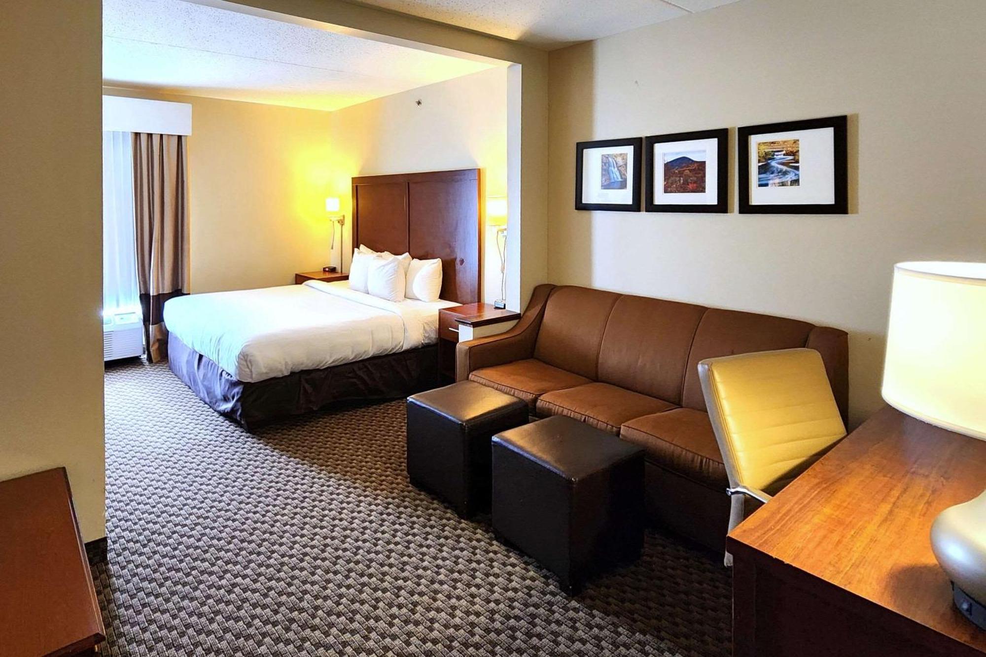 Comfort Inn & Suites Mount Pocono Ngoại thất bức ảnh