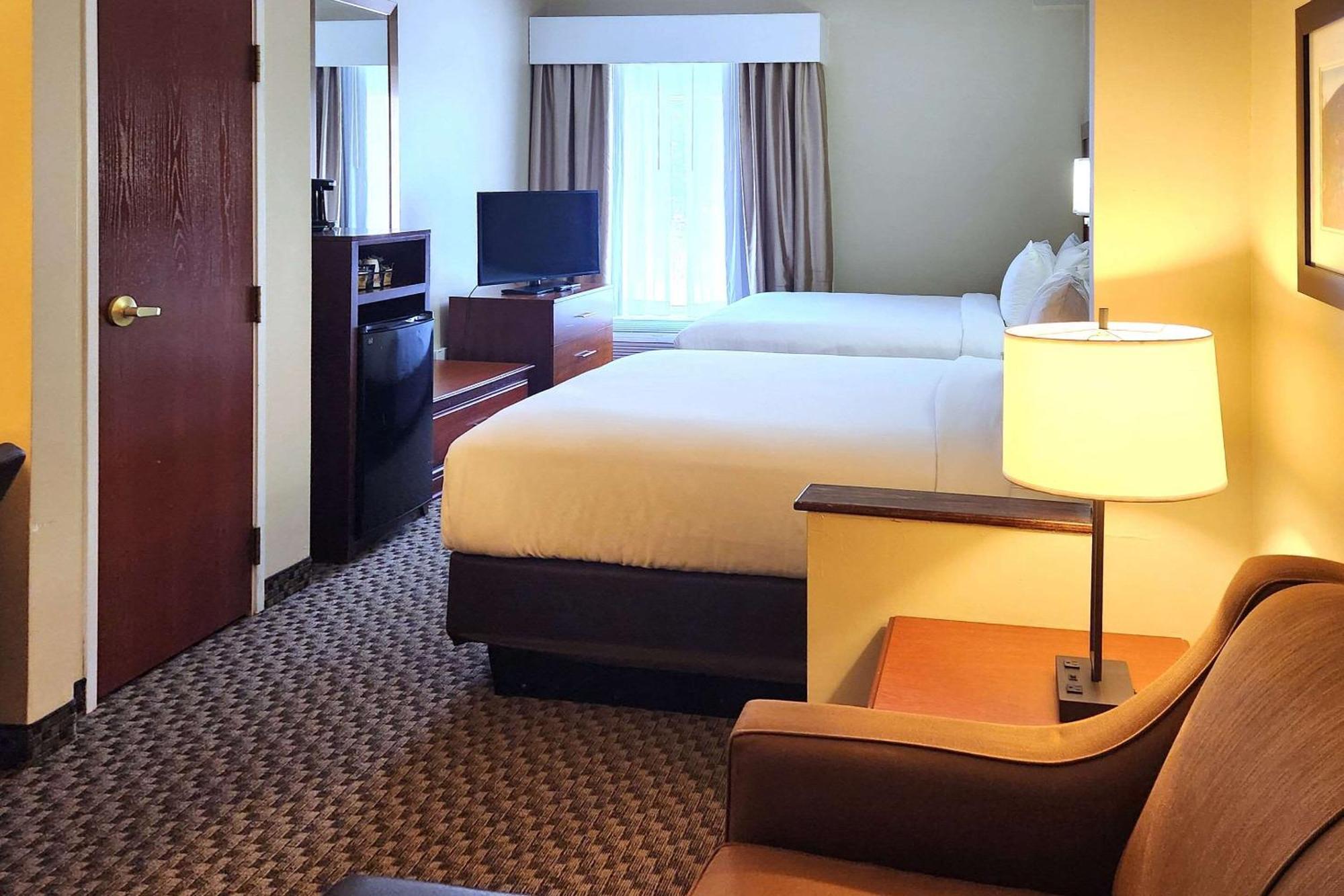 Comfort Inn & Suites Mount Pocono Ngoại thất bức ảnh