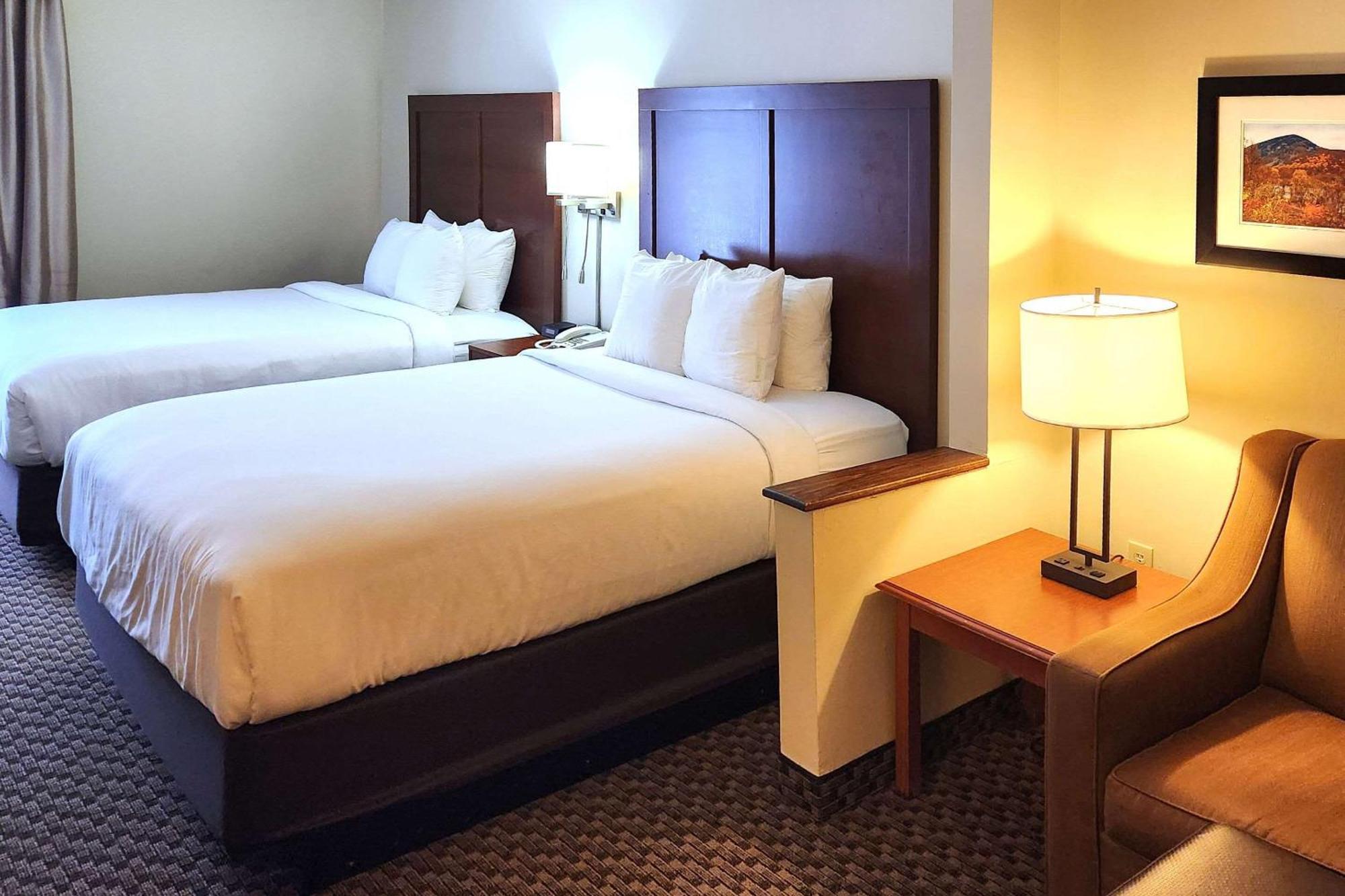 Comfort Inn & Suites Mount Pocono Ngoại thất bức ảnh