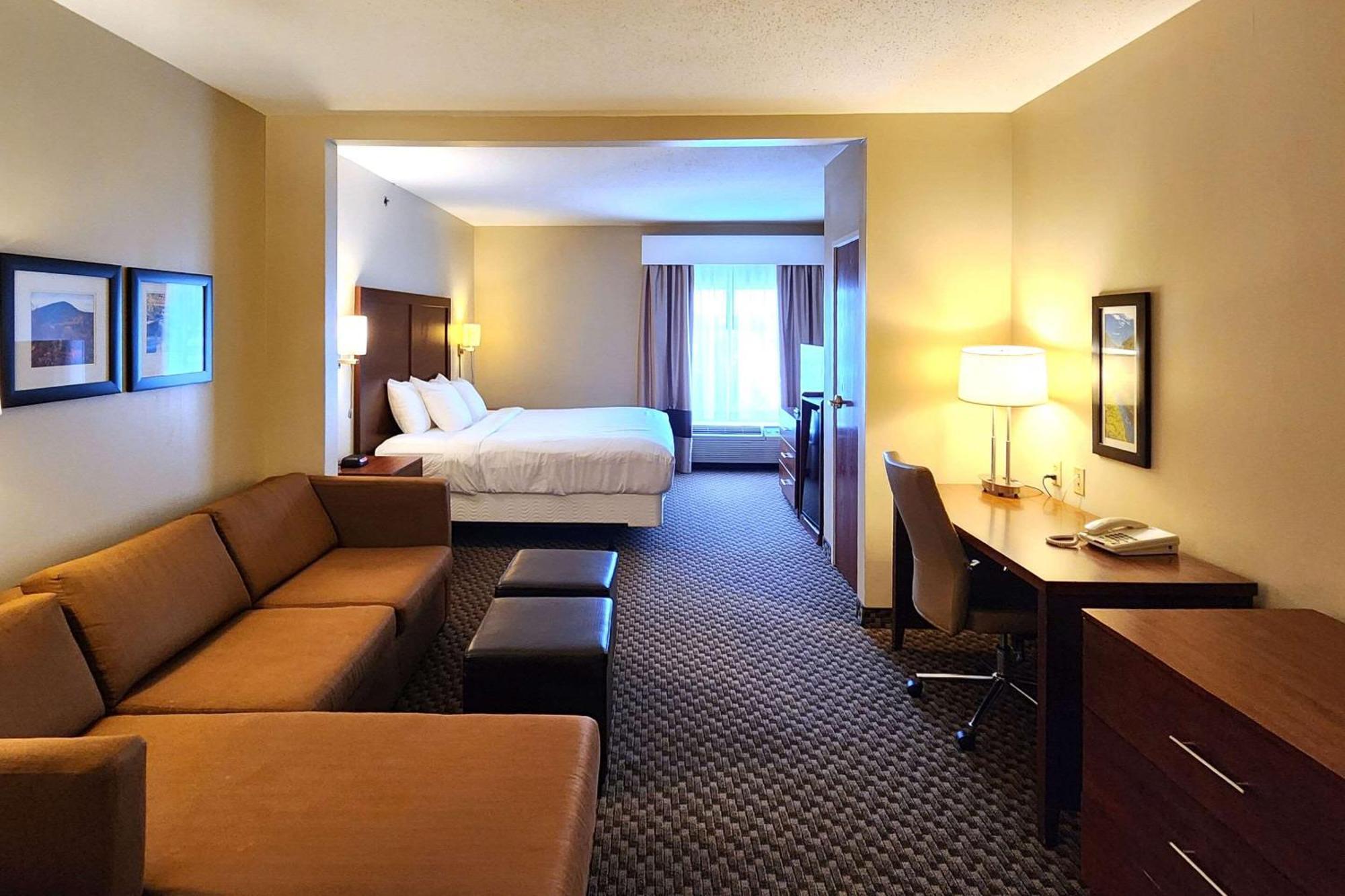Comfort Inn & Suites Mount Pocono Ngoại thất bức ảnh