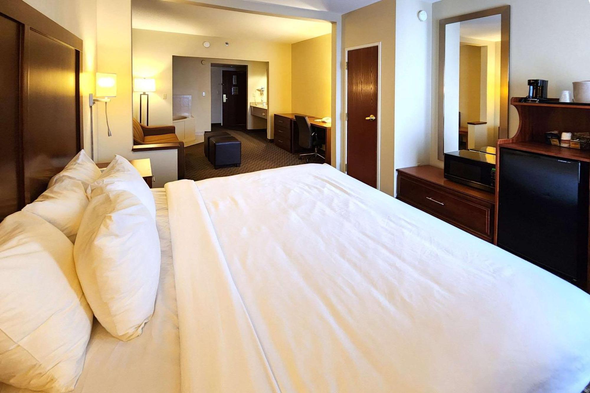 Comfort Inn & Suites Mount Pocono Ngoại thất bức ảnh
