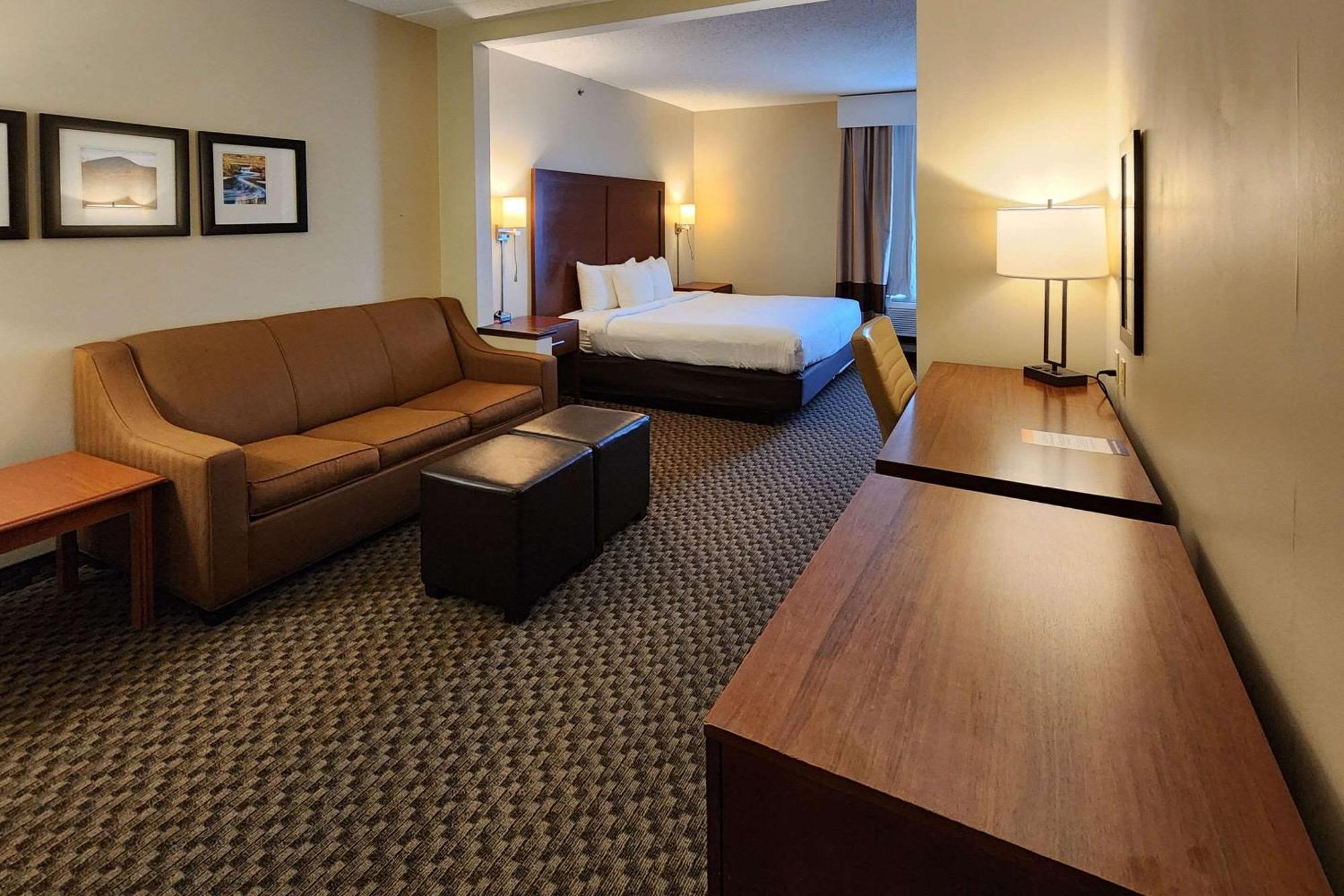 Comfort Inn & Suites Mount Pocono Ngoại thất bức ảnh